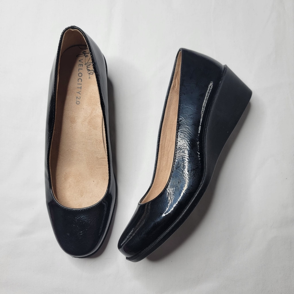 LIFE STRIDE Lauren Wedge Pump